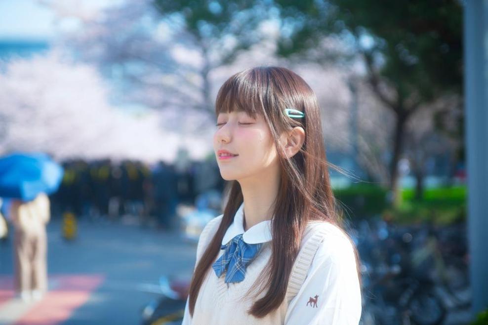 味蕾和灵魂的双重享受——kyokyo沉迷汉堡王修女照片展示