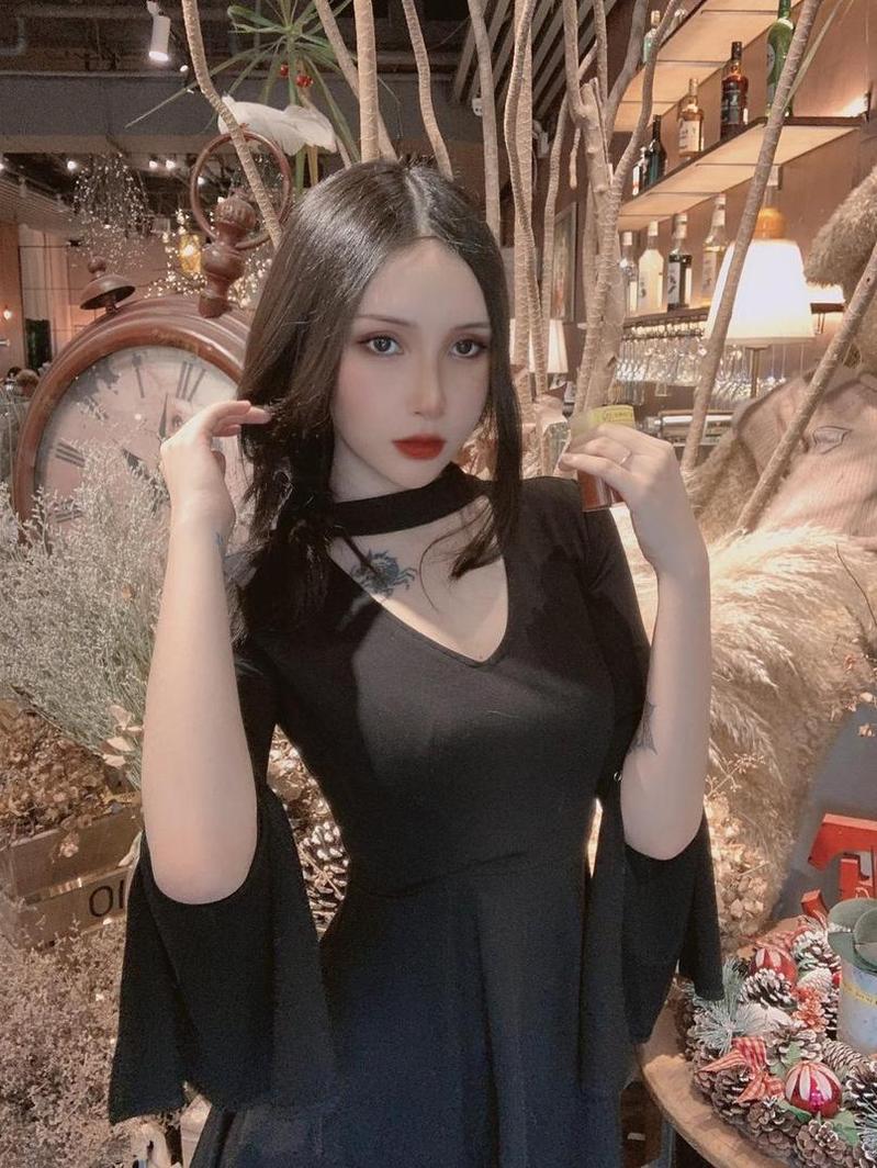 Vams子个人资料：美图千篇一律，我只做不凡的cos作品精选