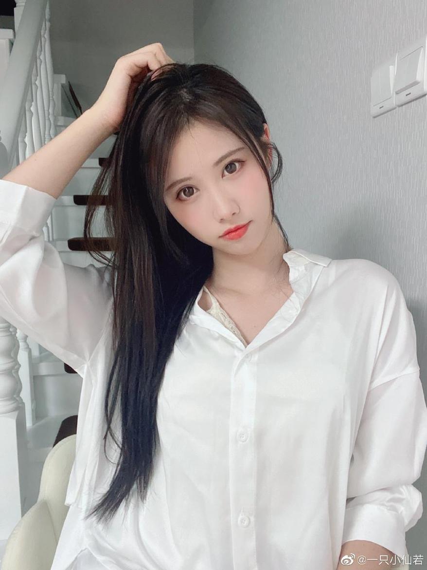 让你流连忘返的一只小仙若榜一玩具cos美图，充满着精致细节。