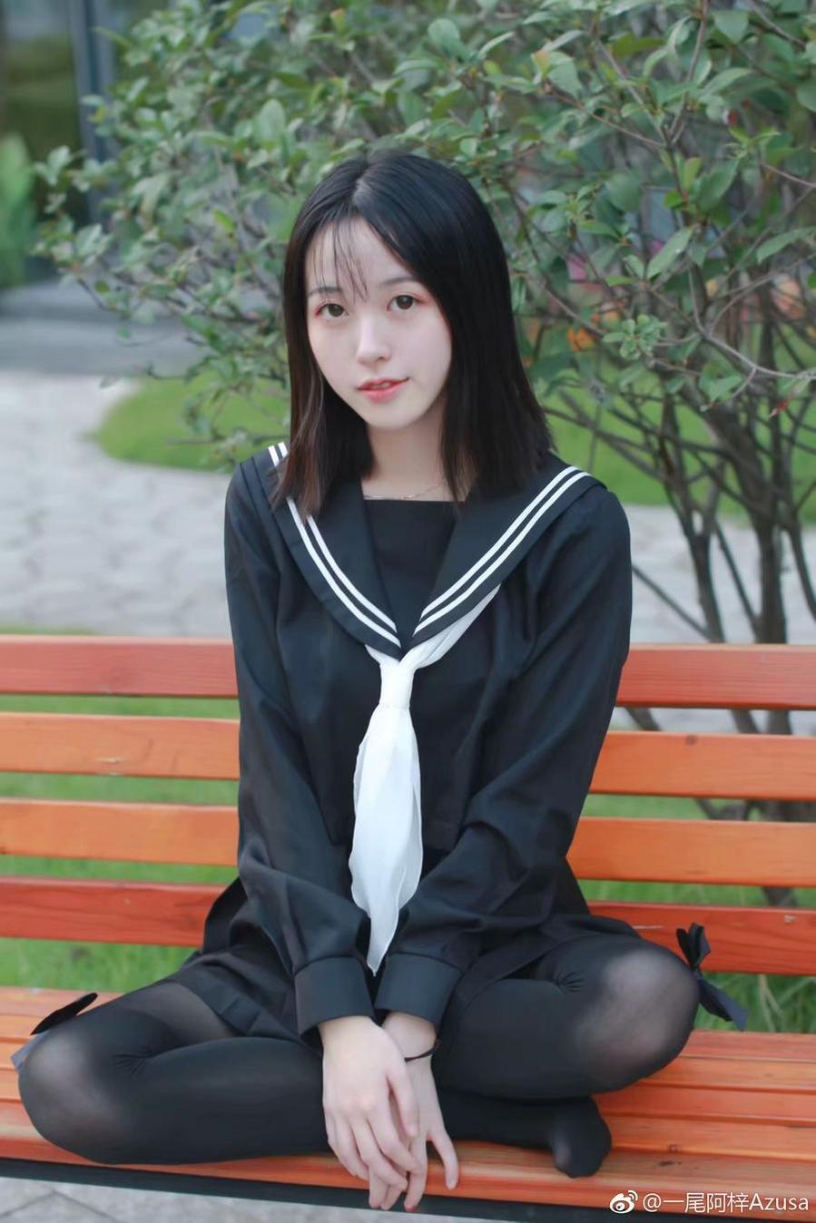 非常荣幸向你们介绍一尾阿梓coser，她的作品代表二次元文化的高水平。