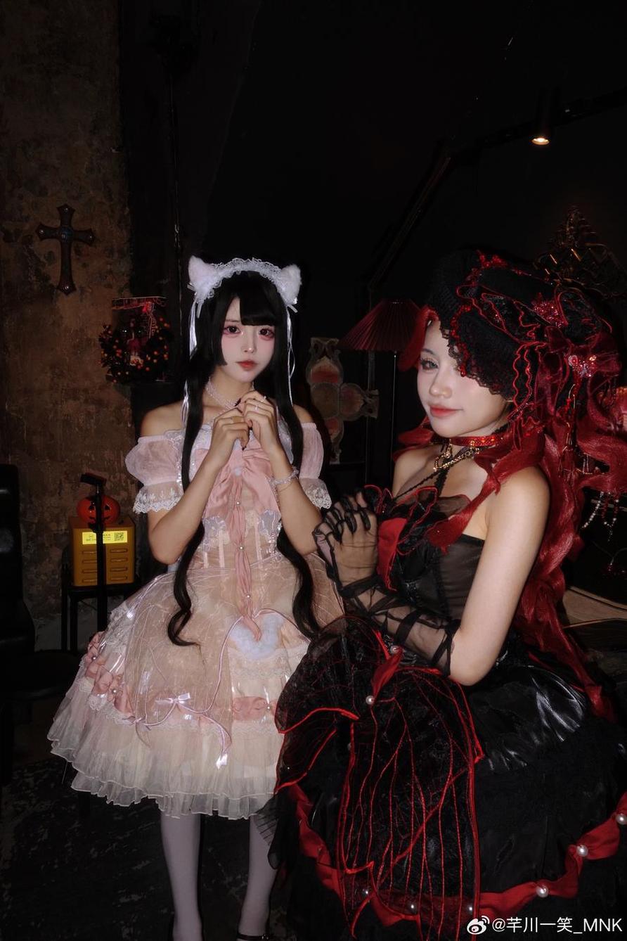 逆天美颜！一笑芳香沁修女与神父的高清美图大PK