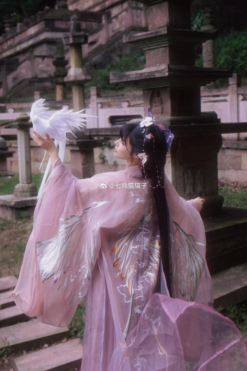 这是我见过最好看的七月喵子体操服壁纸作品