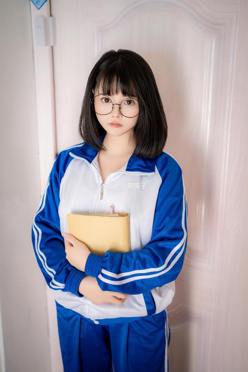 最新的七月喵子壁纸图集cos图片都在这里，美不胜收