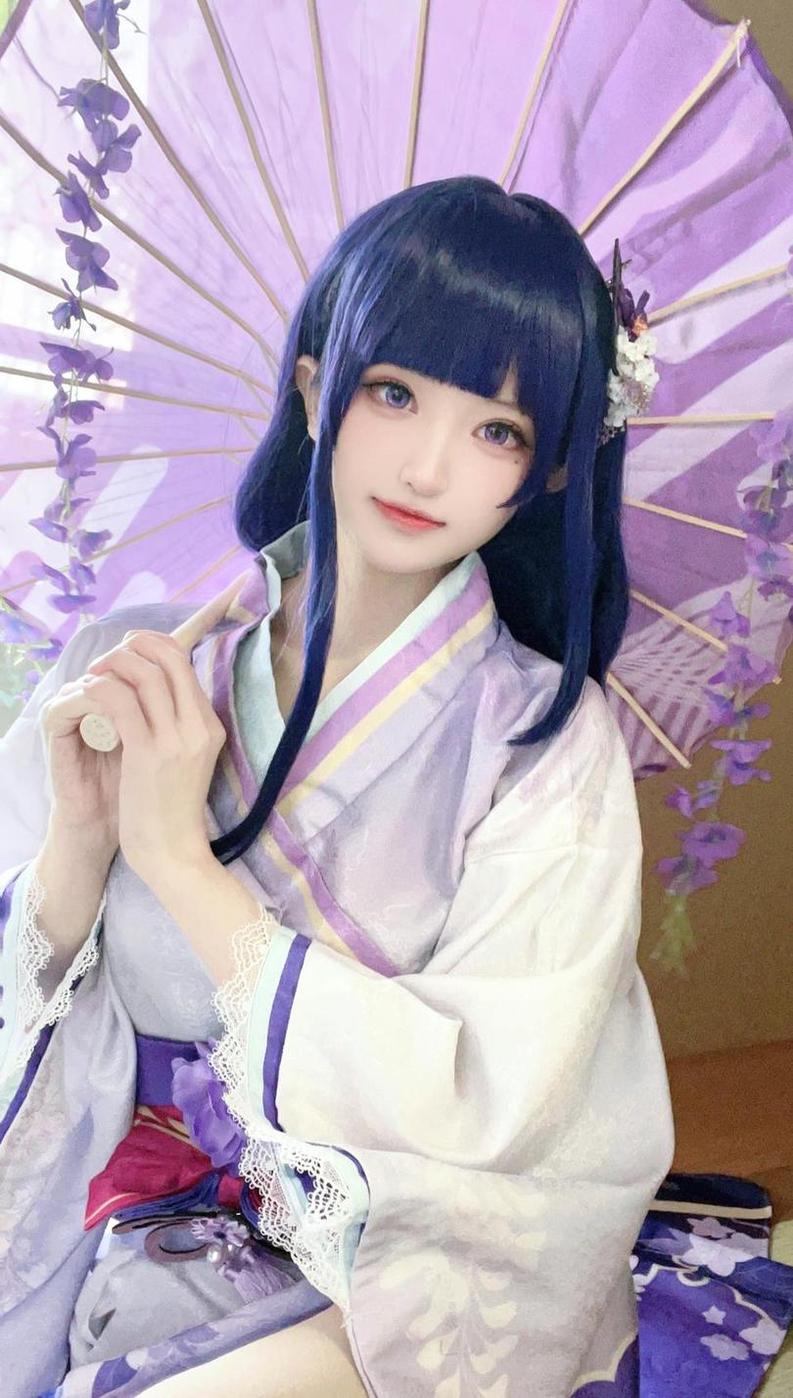 千阳快起床旗袍，照片中的绝美女郎，优雅迷人。