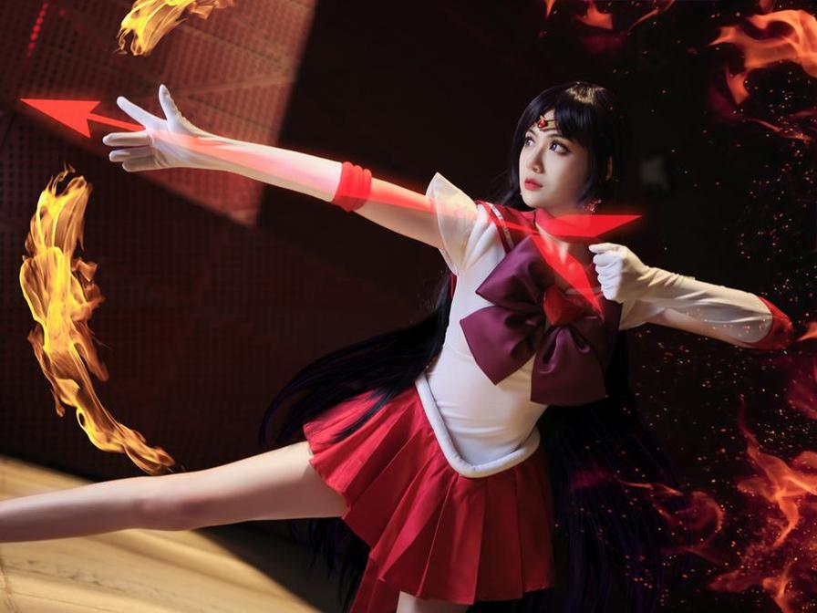 大梨子不是御姐cosplay惊艳呈现：全新图片集现已上线