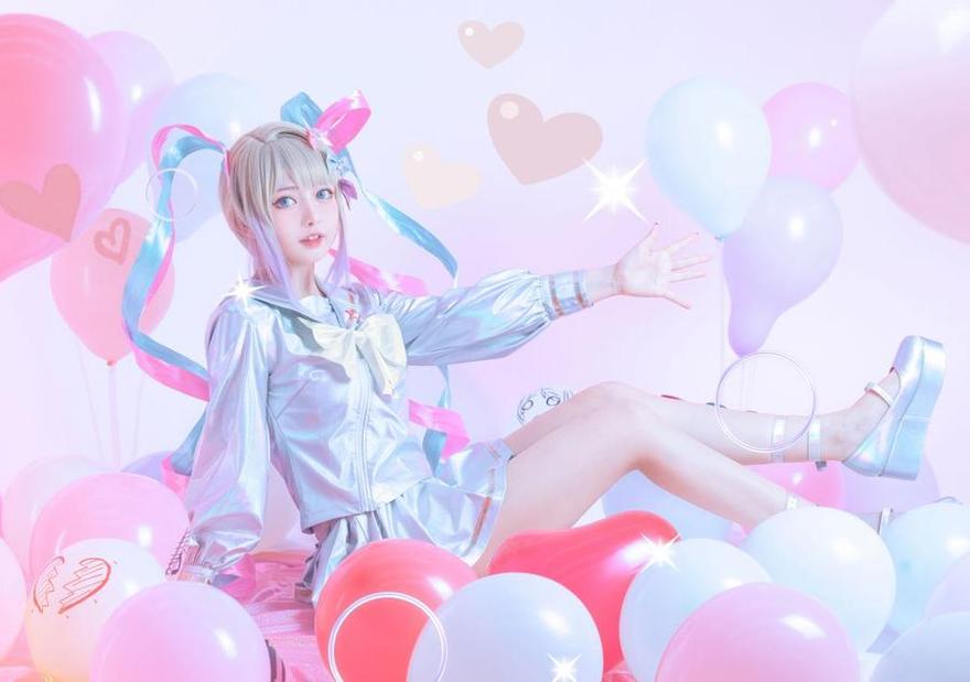 风靡网络的尤猫醒醒小号合集：cosplay图和素颜晒相原图大公开
