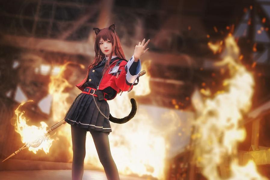 超时尚的cosplay作品，弥音音浣溪沙旗袍是唯一的选择
