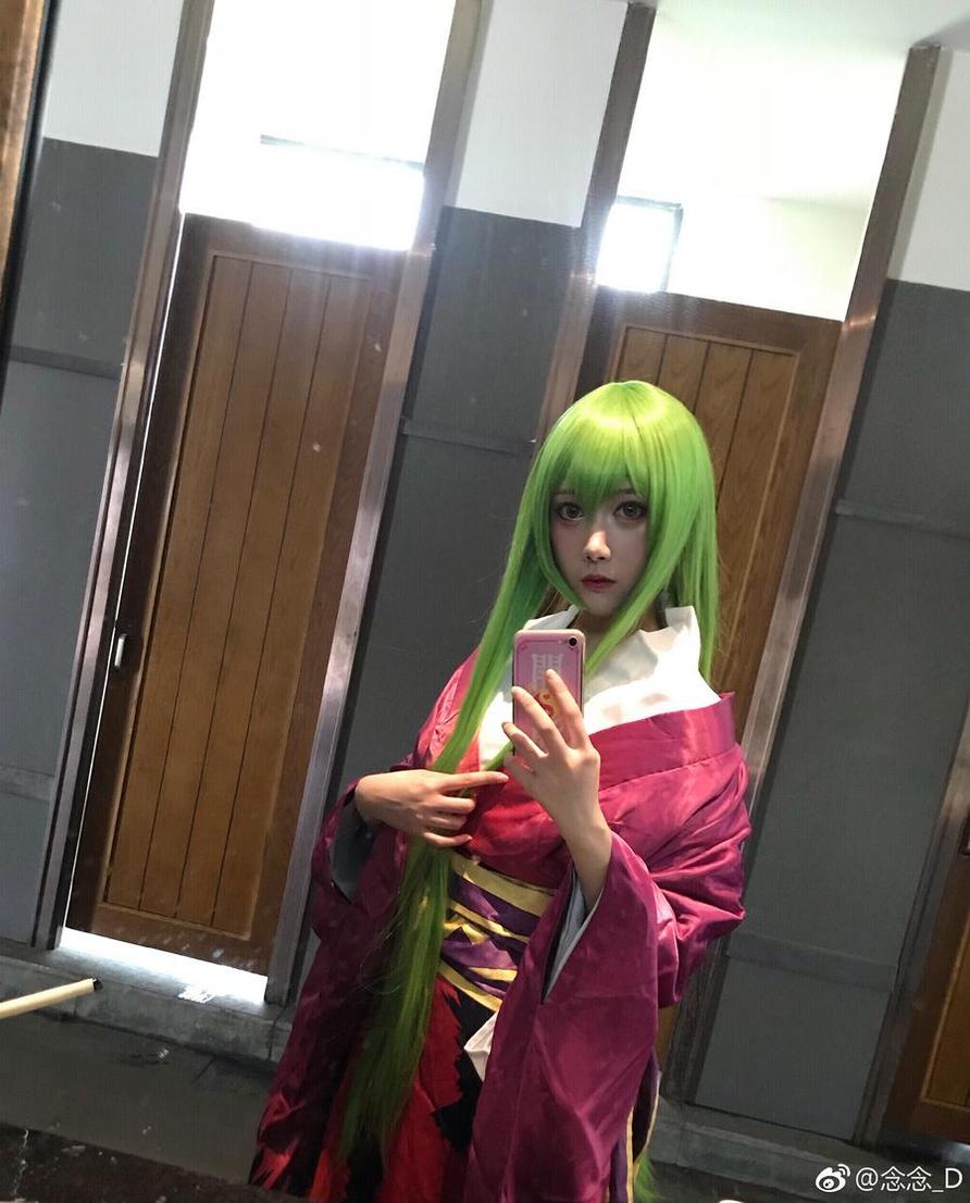 新品发布！念念d大风旗袍超美摄影作品曝光。