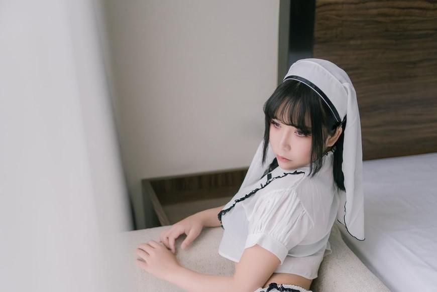 抱走莫子aa黑色连体漆皮衣，惊艳图包让你cosplay更自信