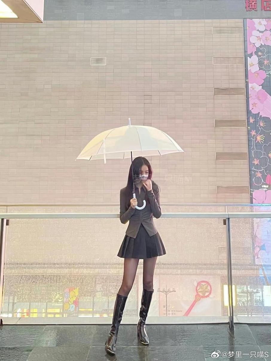 “梦里一只喵露脸”：惊艳摄影照片长发飘飘
