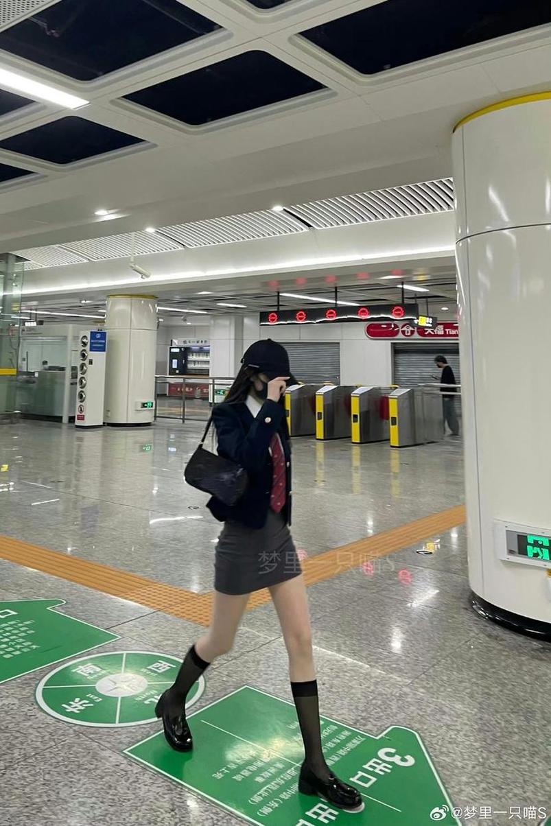精选梦里一只喵圣诞限定图包：独具匠心的cos摄影