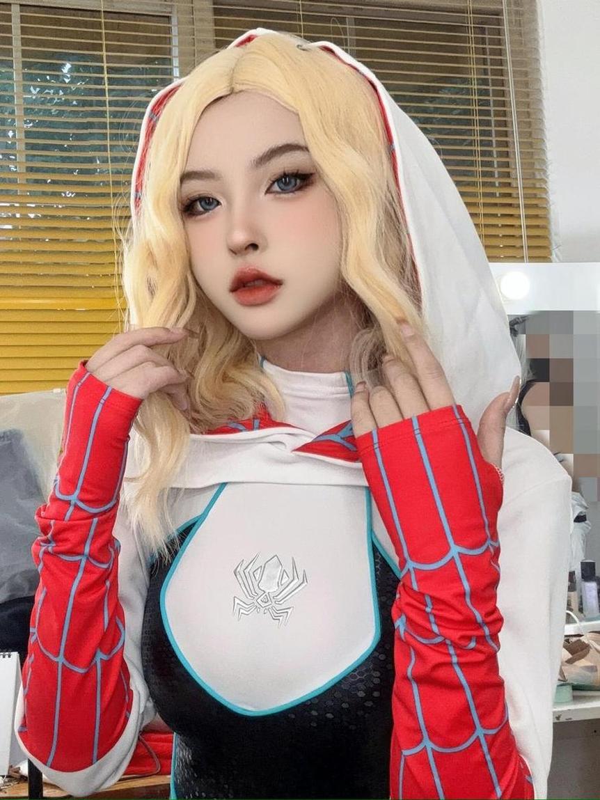 清水由乃手机壁纸：永不过时的美，每个COSPLAY粉丝都不可错过。