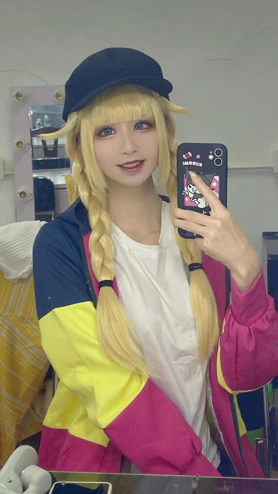 精选爱老师phd汤的Cosplay照片，看她如何成为众人追捧的人气偶像
