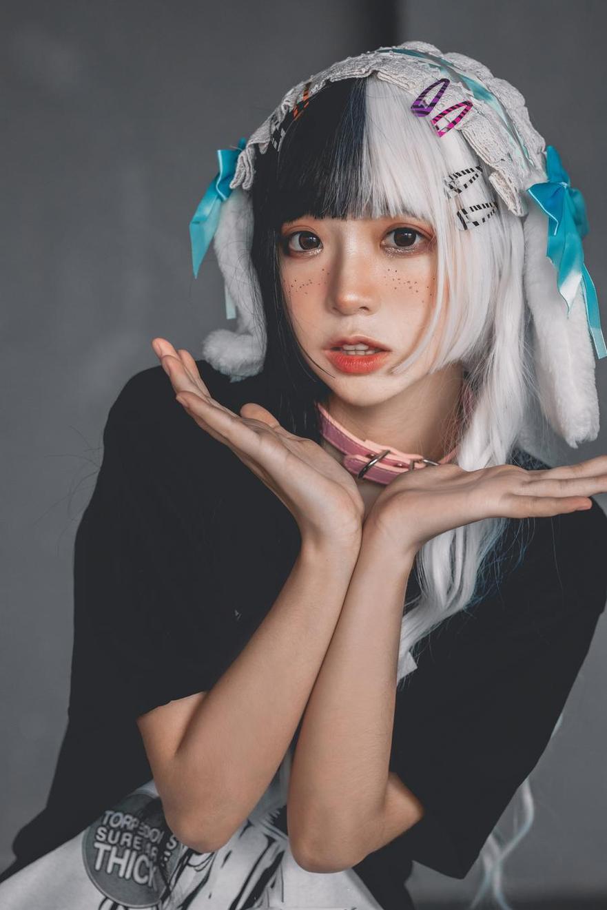 coser疯猫ss高清摄影，展现黑色小野猫原图！