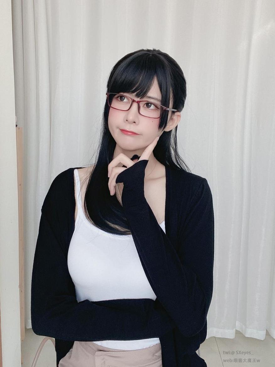 眼酱大魔王个人资料中的照片集，美得令人震撼不已