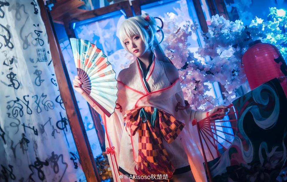 秋楚楚皇女更新啦！最新cos作品绝对让你爱不释手