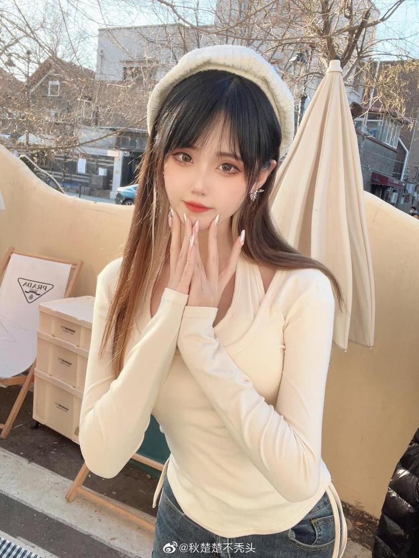 这一次，秋楚楚皇女带着樱花下凡，她就是这个春天里最美的风景