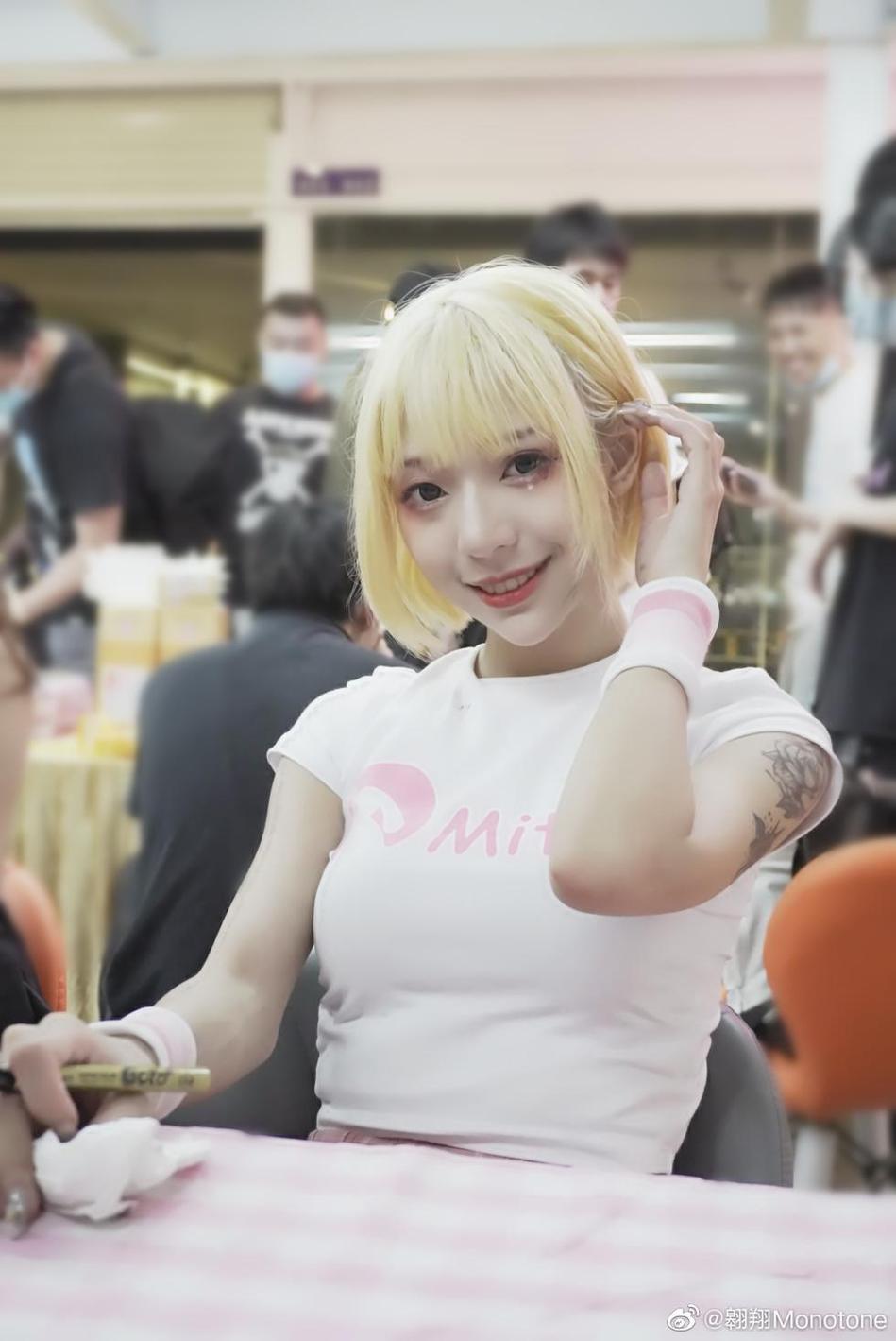 风情万种！舞小喵地狱王女照片代表性作品惊艳来袭