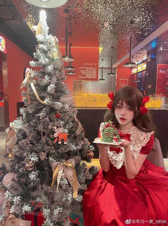看芊川一笑修道院免费的cos博主分享的图包，你会感叹原来coser可以演绎得如此之美。