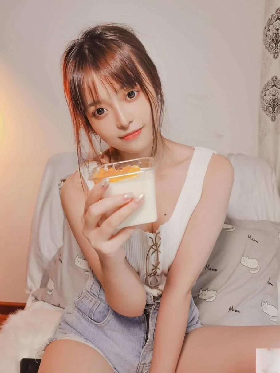 把草莓味的奈奈兔作品收入囊中，就拥有了一份不可多得的宝藏