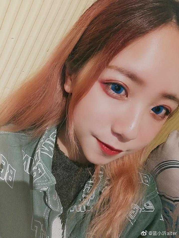 蓝小沂kiki的cos作品更新：越来越精致的妆容惹人爱
