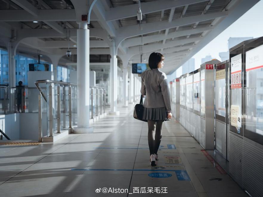 西瓜呆毛汪女朋友原图分享，惊艳全场