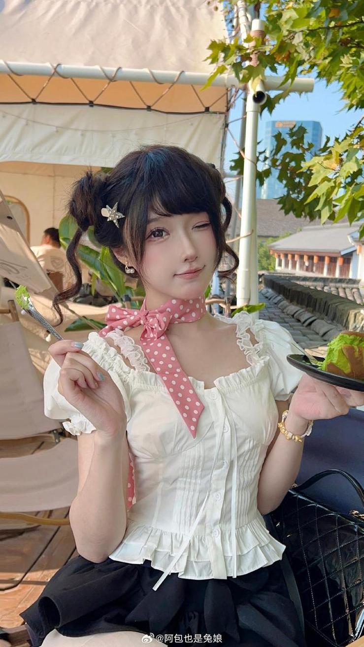真实阿包也是兔娘菲谢尔，原图展示神秘的兔妆魅力