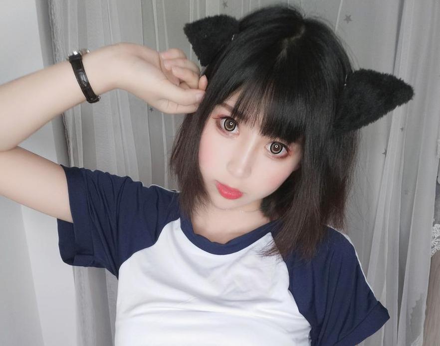 看过这组照片，你也会爱上雯粥粥i的微博美图。