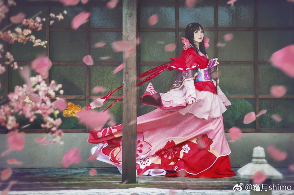 霜月shimo-brightlove的摄影风格独特，每一张图片都是高清代表作品